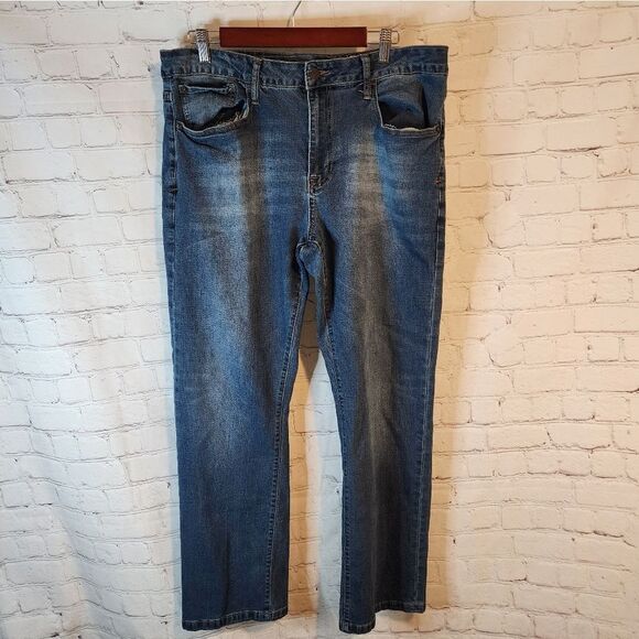 Men's Izod Comfort Stretch "Relaxed Fit" jeans, size 36 X 32 - Picture 1 of 5